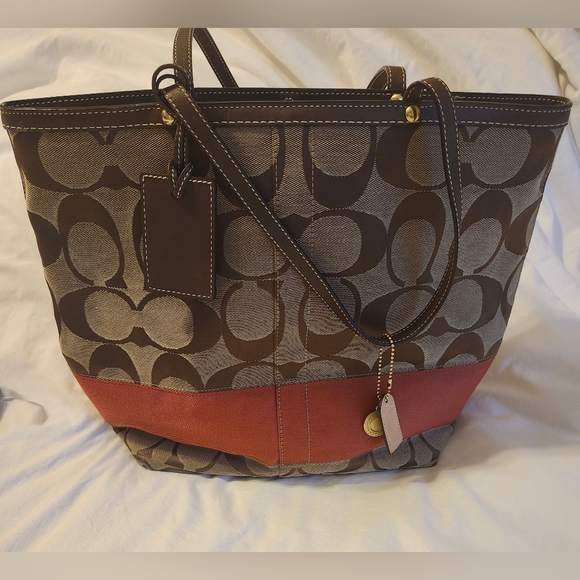 Coach Reversible Large Tote, Classic Tan and Burnt Orange - Picture 2 of 9